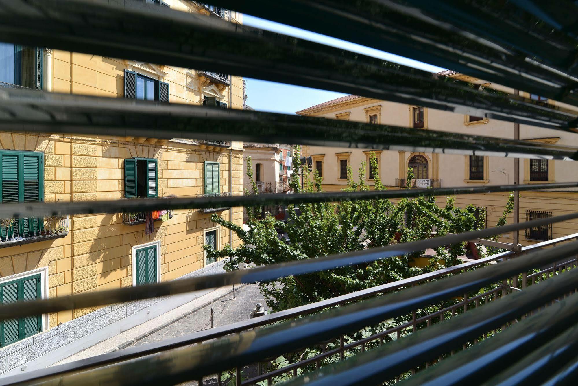 Santi E Saraceni Rooms Salerno Exterior photo